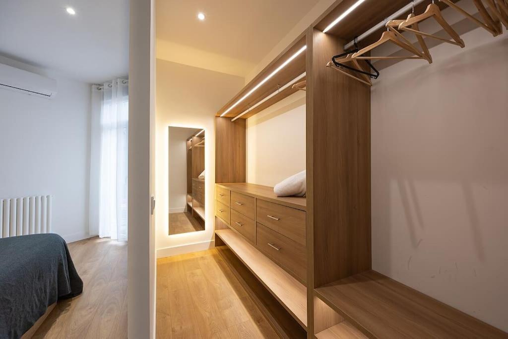 Apartment Castellana Norte I Calle Paseo De La Castellana 3br 3bh Madrid